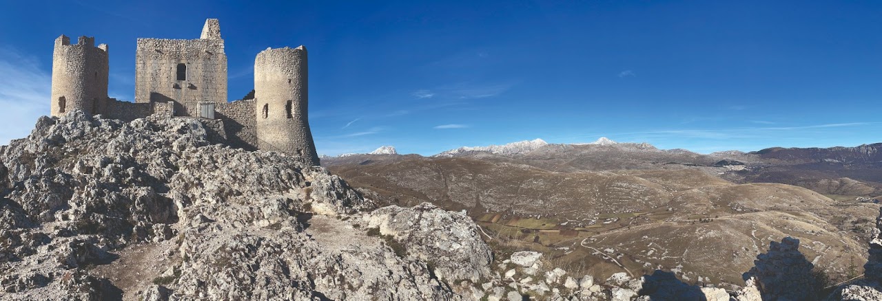 Rocca Calascio in Abruzzo, escursione dal B&B Luci della Collina