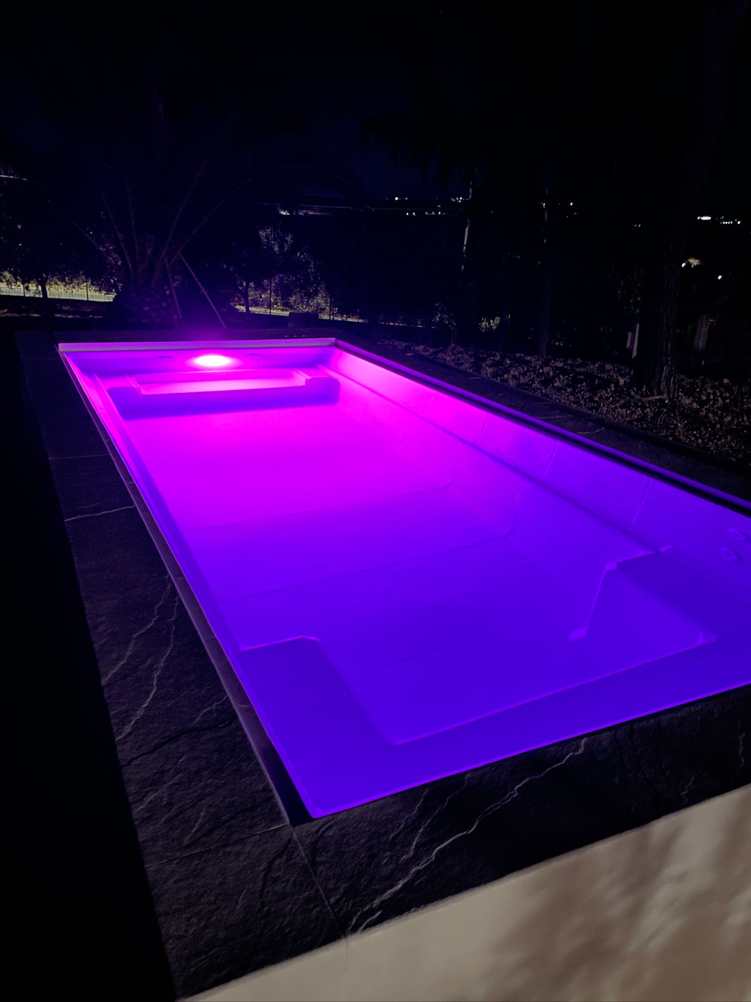 Zona giorno, piscina e spazi comuni del B&B Luci della Collina a Tortoreto